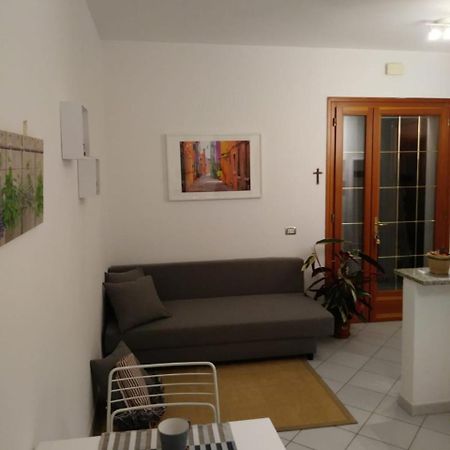 Angy House Apartment Iolanda di Savoia Luaran gambar